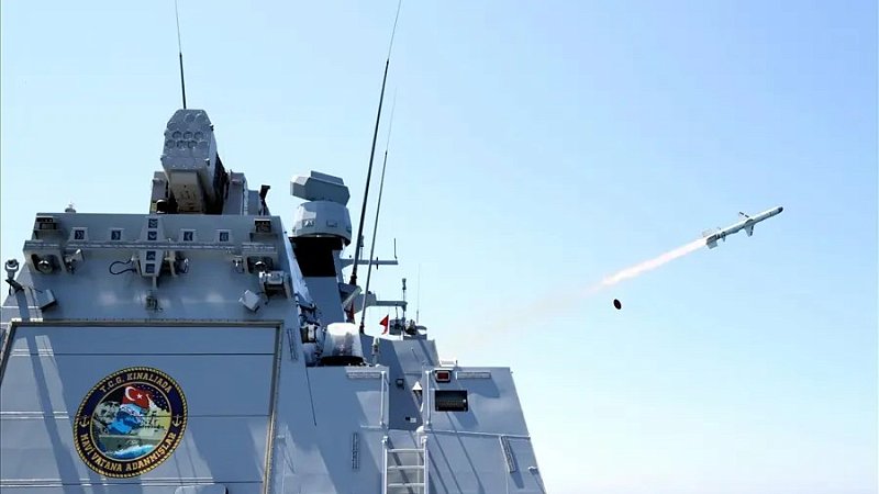 Запуск противокорабельной ракеты Atmaca, Турция Запуск противокорабельной ракеты Atmaca, Турция